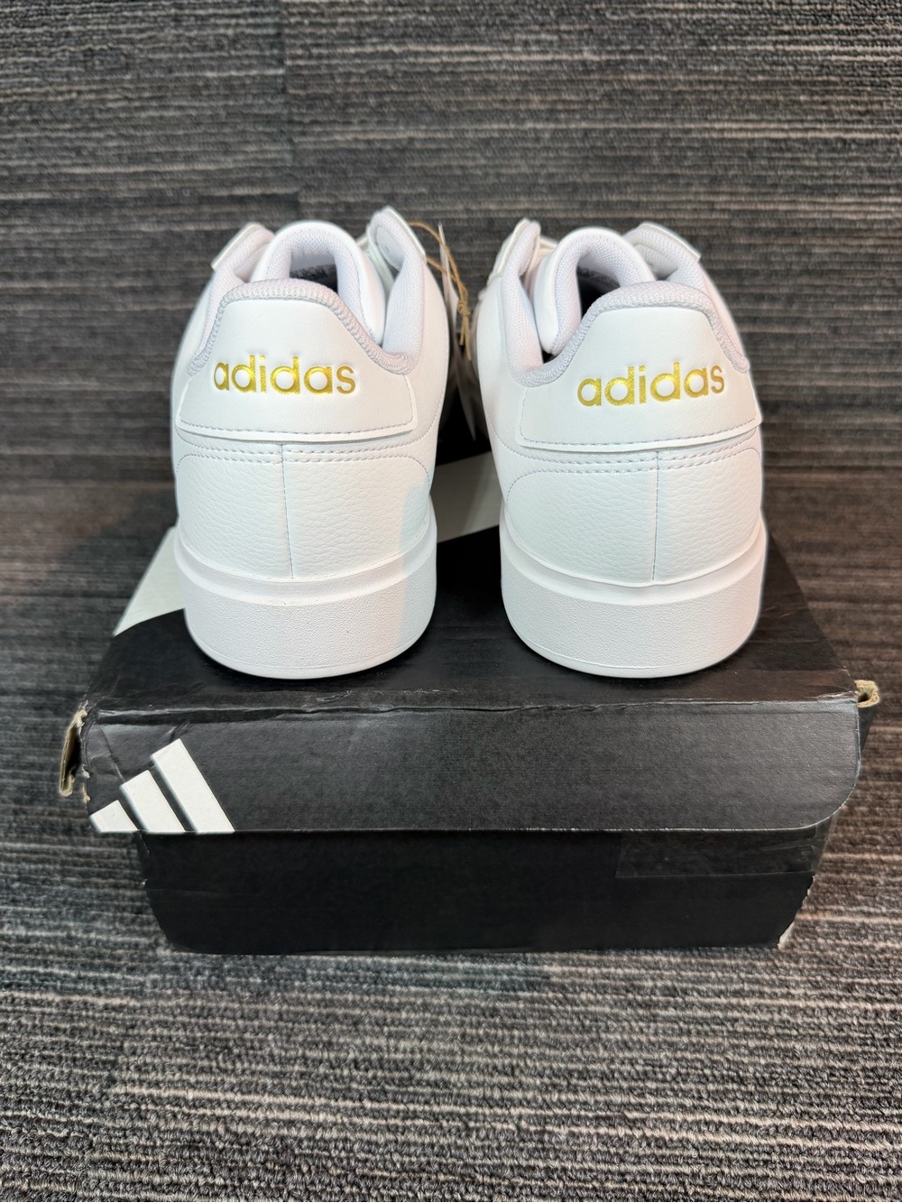 adidas Grand Court 2.0 Cloud White with Gold letters Low Top Sneakers Women’s 11 - Picture 5 of 7